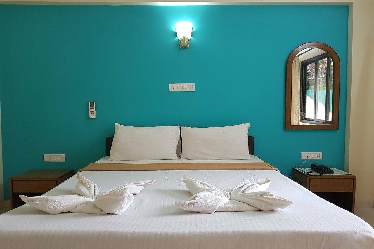 Serenity By The Sea Beach Resort Candolim Exterior photo