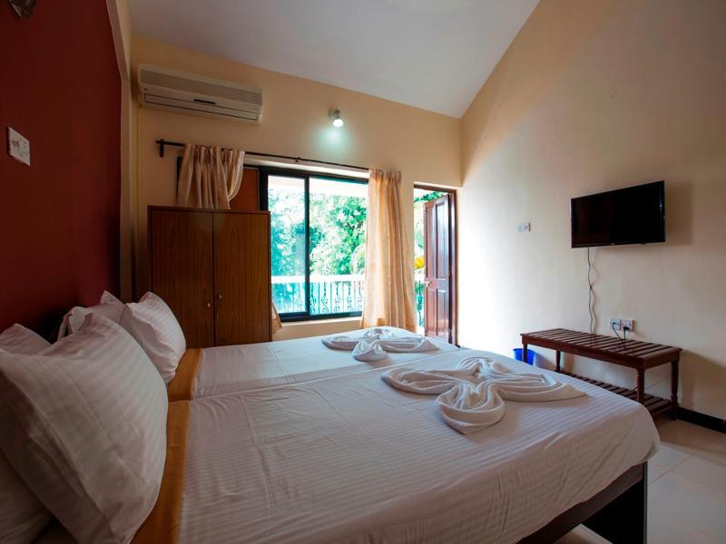 Serenity By The Sea Beach Resort Candolim Exterior photo
