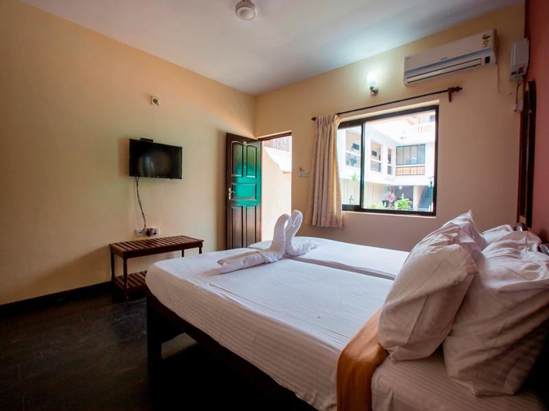 Serenity By The Sea Beach Resort Candolim Exterior photo